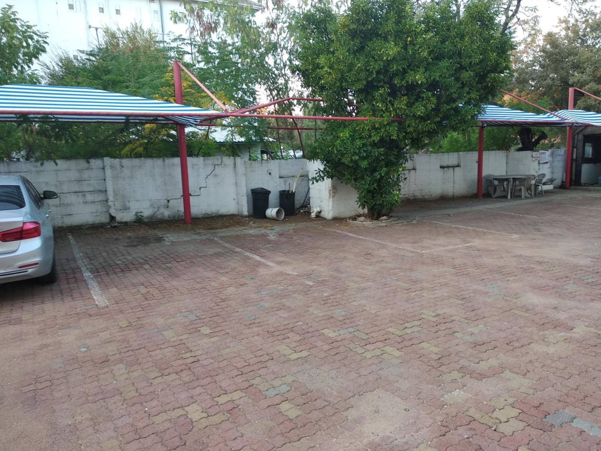 Brackendene Lodge Габороне Екстериор снимка